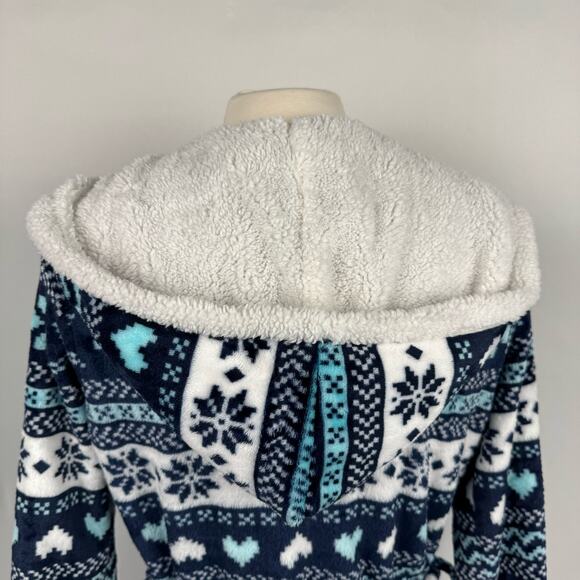 SECRET TRESURES | Blue Fair Isle Print Fleece Holiday Hooded Robe | Junior 4-6 - Picture 3 of 8